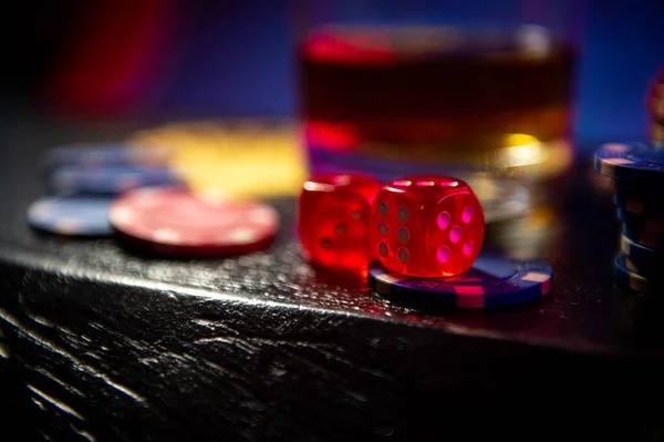 renom268 Real Dealers, Real Tables